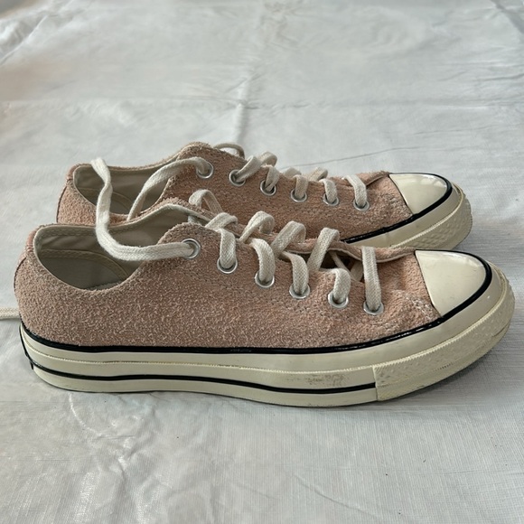 Converse Chuck 70s. Men’s size 5.5. Light pink suede. - Picture 2 of 5
